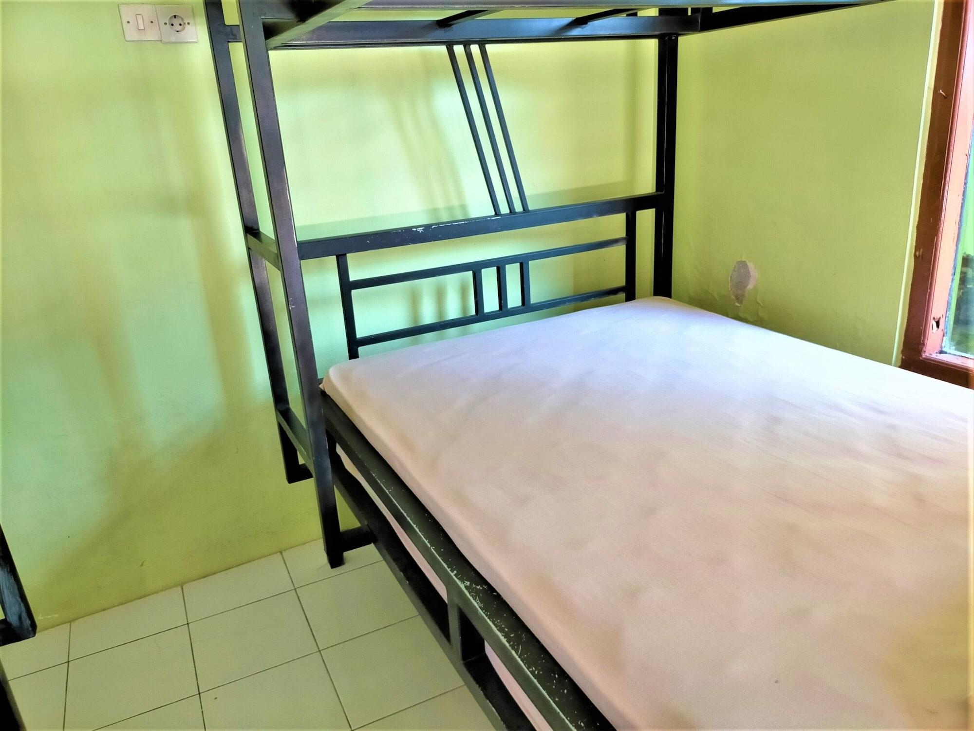 בניוואנגי Gandrung City Hostel מראה חיצוני תמונה