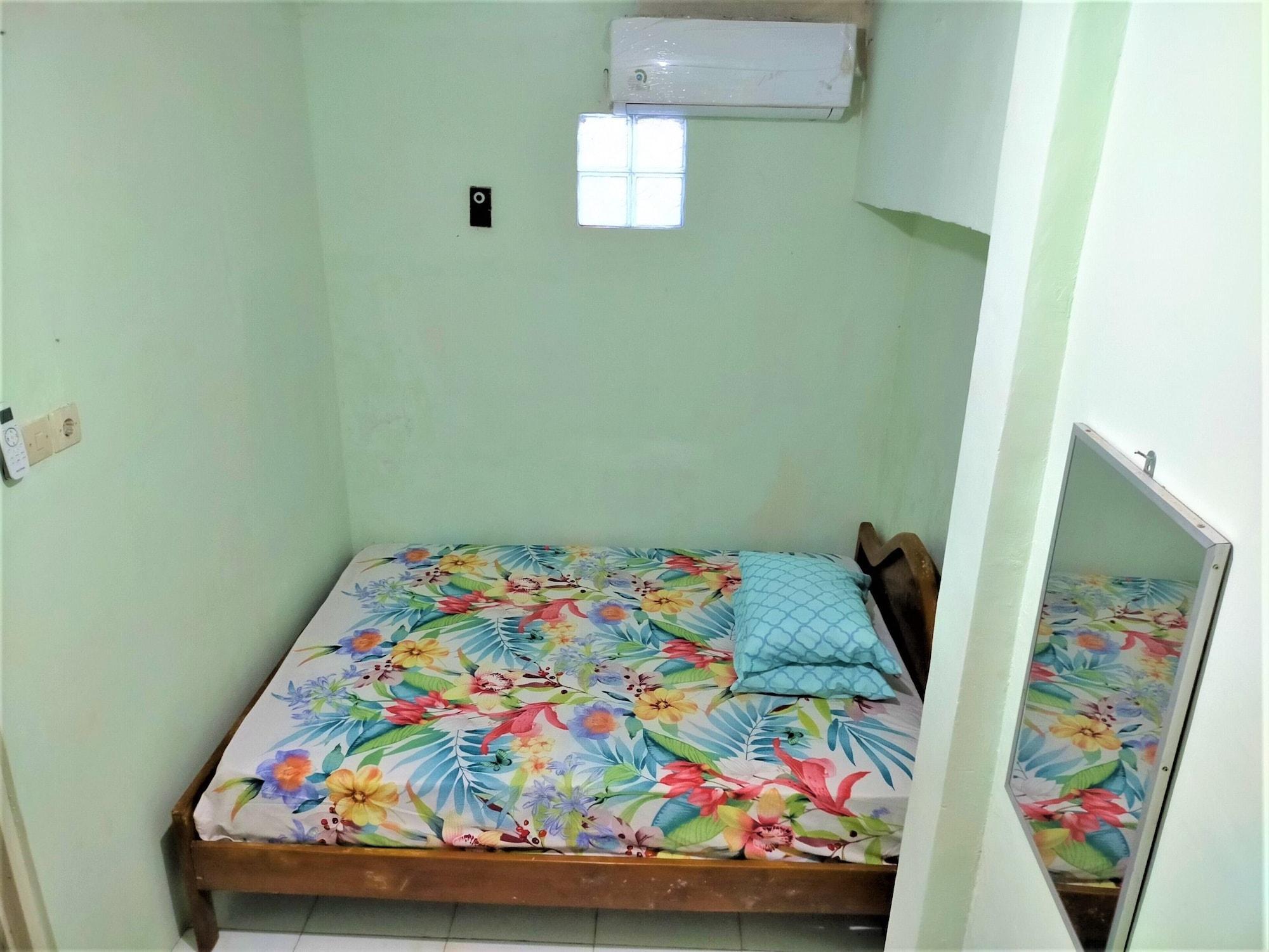 בניוואנגי Gandrung City Hostel מראה חיצוני תמונה