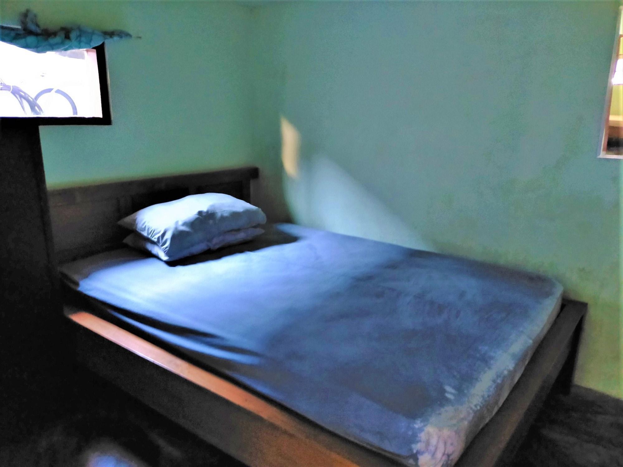 בניוואנגי Gandrung City Hostel מראה חיצוני תמונה