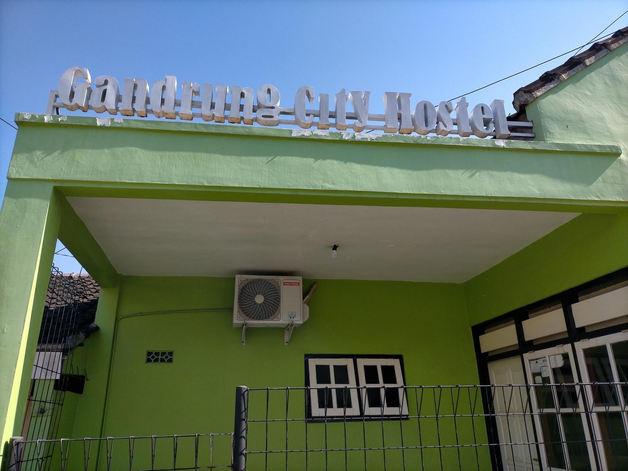בניוואנגי Gandrung City Hostel מראה חיצוני תמונה
