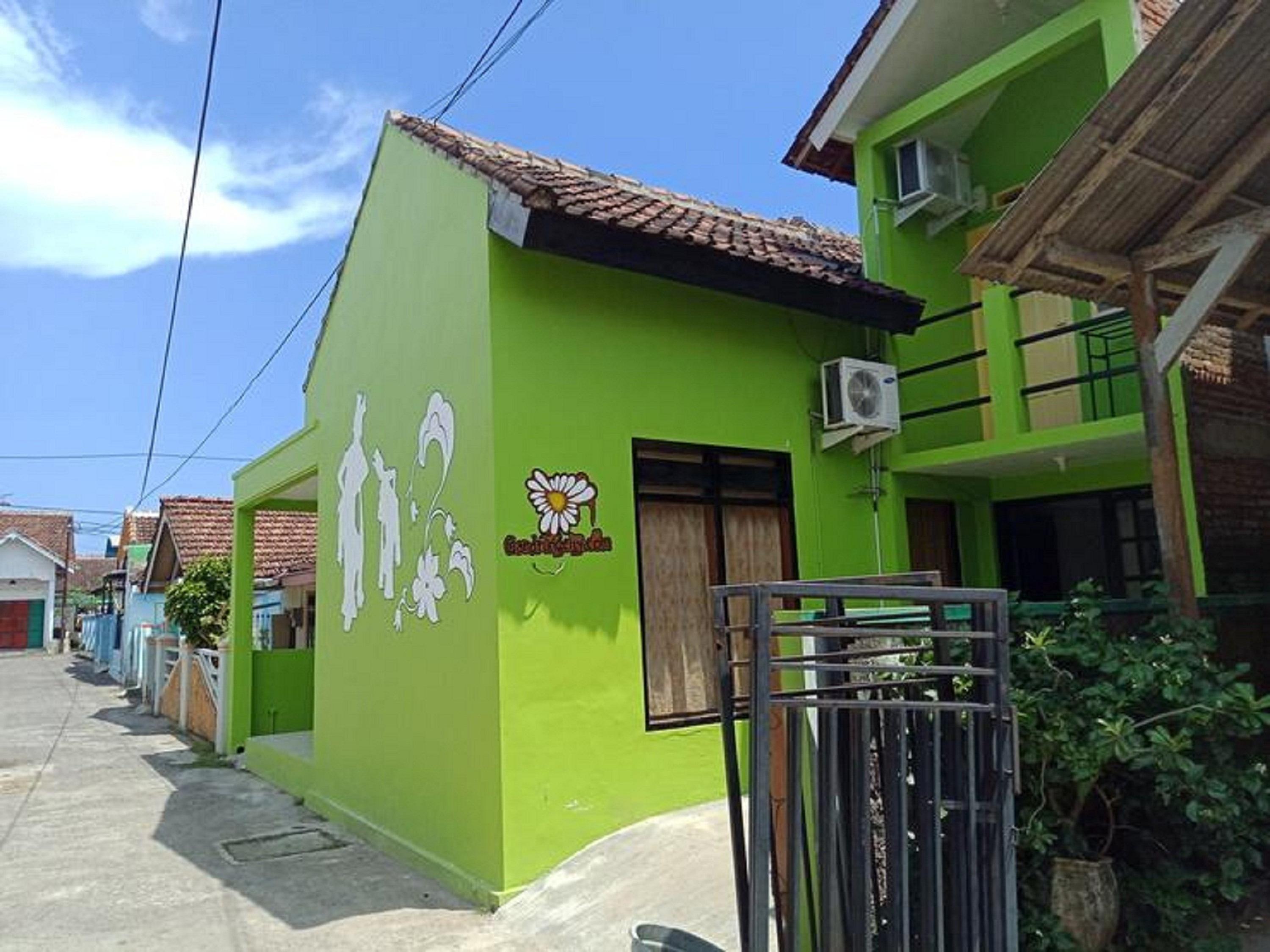 בניוואנגי Gandrung City Hostel מראה חיצוני תמונה