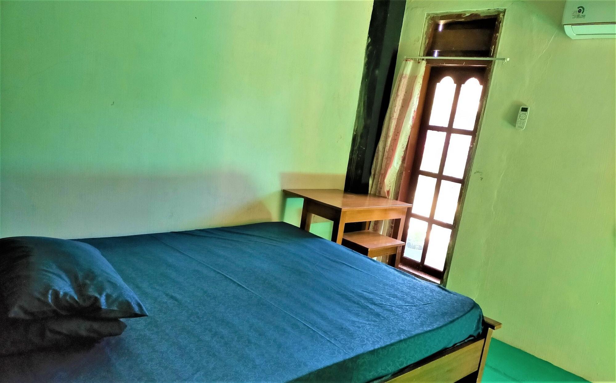 בניוואנגי Gandrung City Hostel מראה חיצוני תמונה