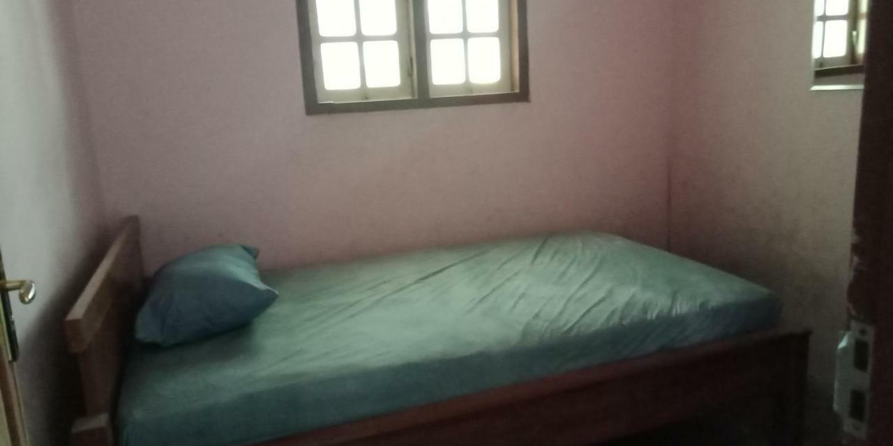 בניוואנגי Gandrung City Hostel מראה חיצוני תמונה